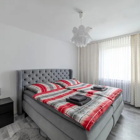 Cozy Villa With Garden, Balcony And Parking Area In Duesseldorf Exterior photo