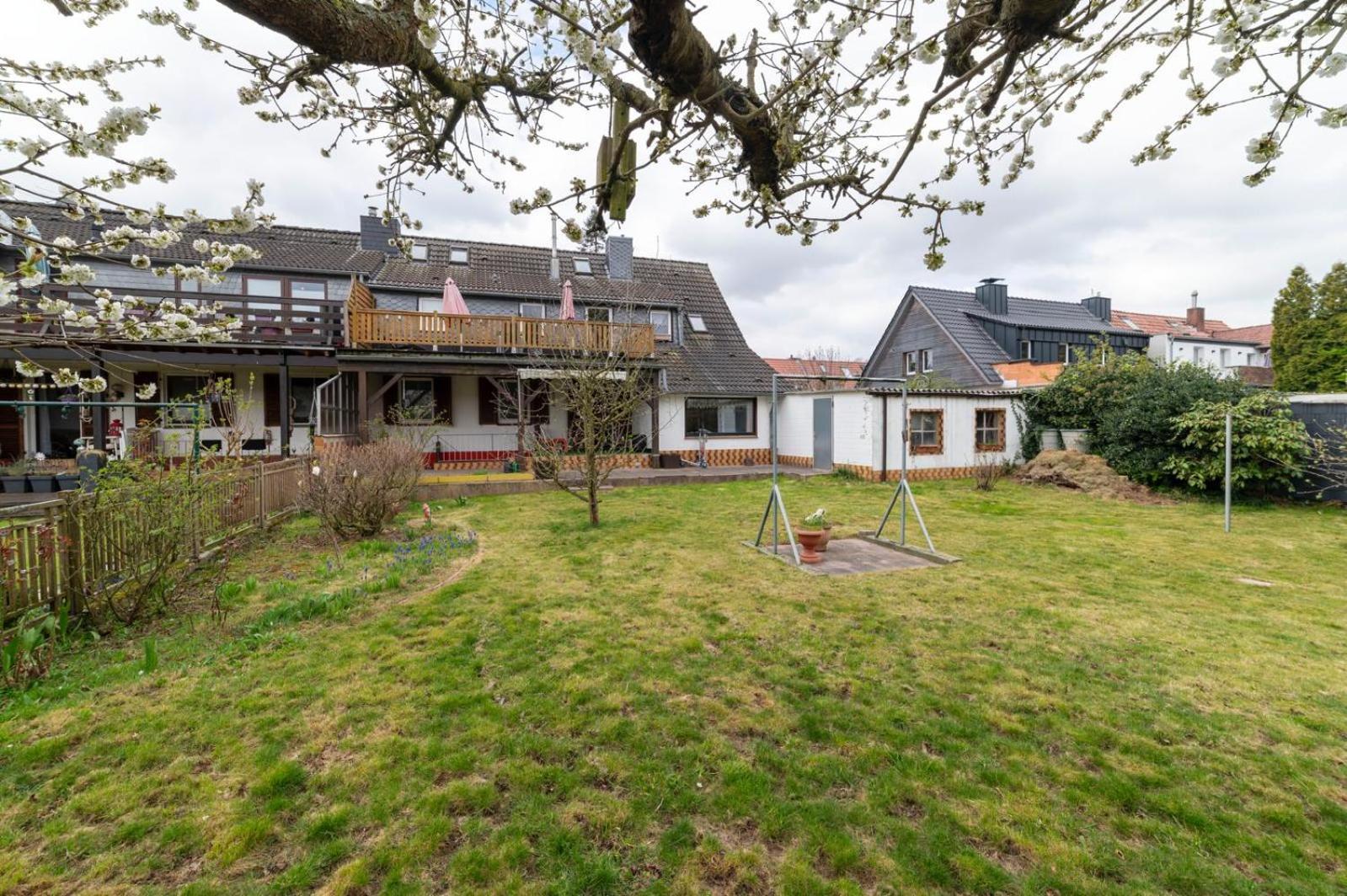 Cozy With Garden, Balcony And Parking Area In Düsseldorf